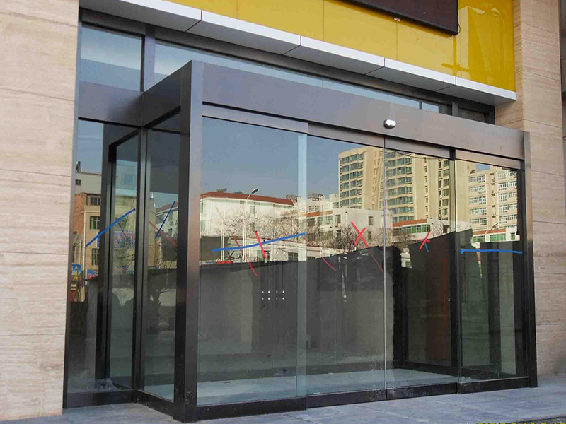 近百年匯國際性酒店式公寓鋁合金邊框玻璃自動門實例